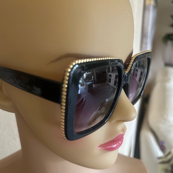 Oversized Elegant Black Sunglasses with Mini Gold Beaded Accents New with case - Picture 16 of 16